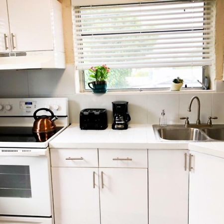 Modern 2/1 Apt Near Midtown And Beaches Miami Eksteriør billede