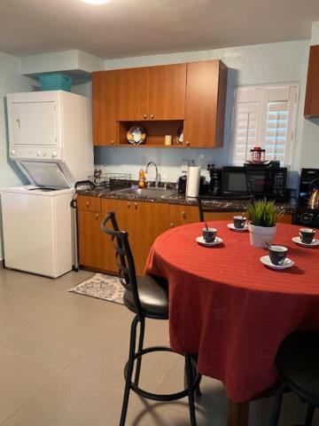 Modern 2/1 Apt Near Midtown And Beaches Lejlighed Miami Eksteriør billede