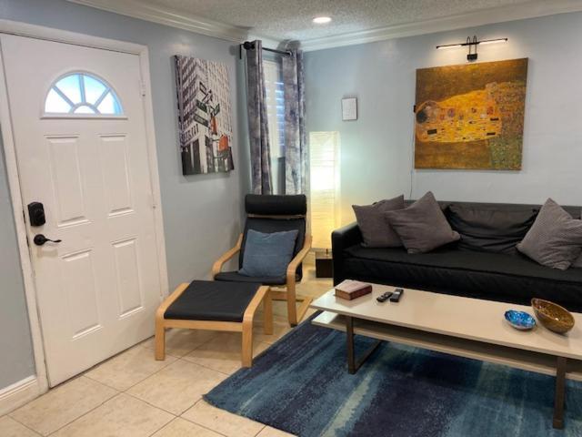 Modern 2/1 Apt Near Midtown And Beaches Miami Eksteriør billede