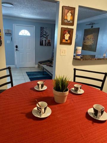 Modern 2/1 Apt Near Midtown And Beaches Miami Eksteriør billede