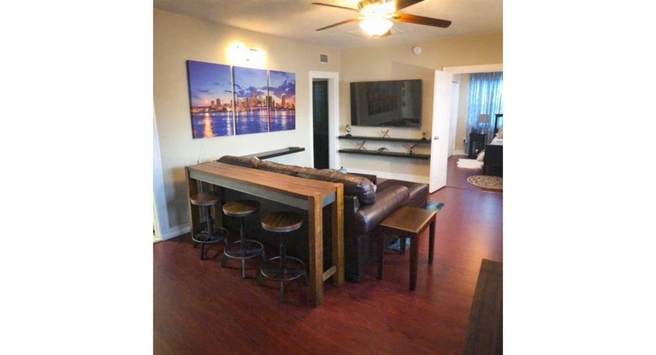 Modern 2/1 Apt Near Midtown And Beaches Miami Eksteriør billede